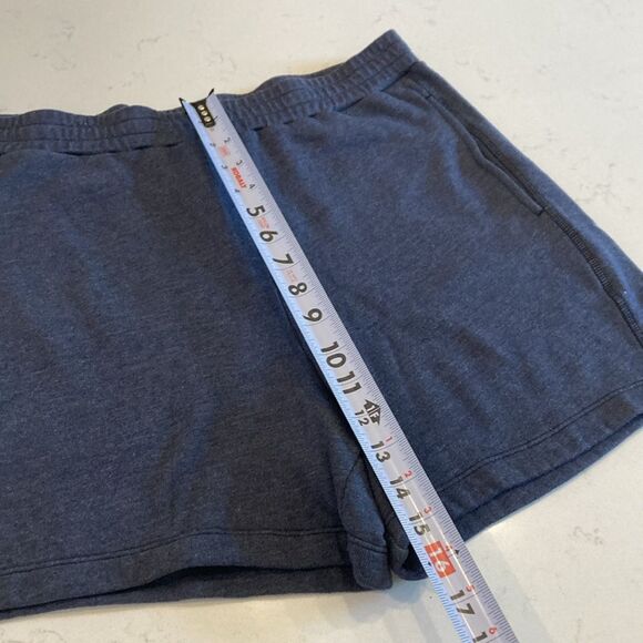 Xirena Shayne Shorts Flat Front Dark Grey Loungewear with Pockets Size Large - Picture 9 of 10